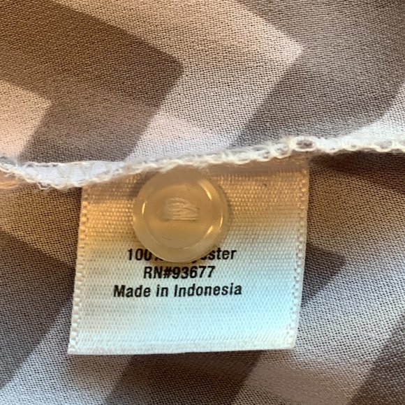 NWOT a.n.a. HiLo Tunic 1/4 Button Up Semi Sheer Top Gray White Chevron Sz Small - Picture 9 of 9